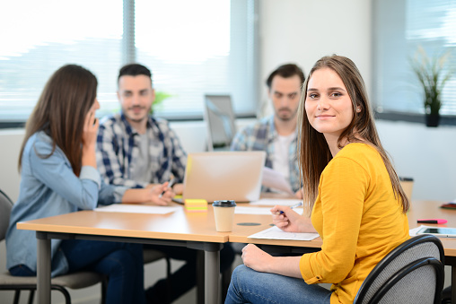 5 Sites That Make It Easy for Anyone to Take an Advanced French Class